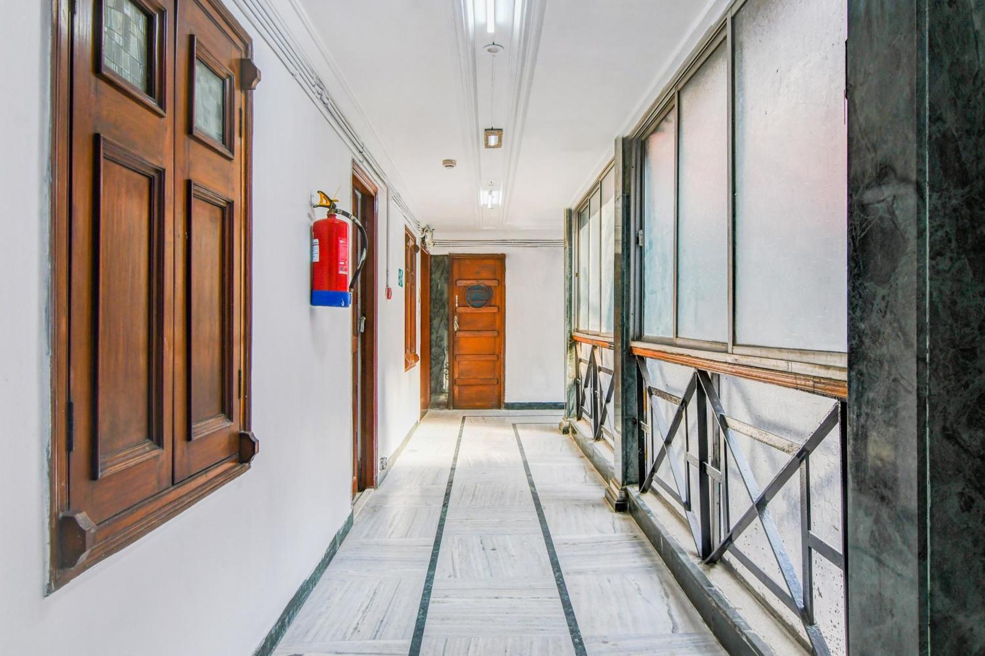 Super Hotel O Lenin Sarani Kolkata Exterior photo
